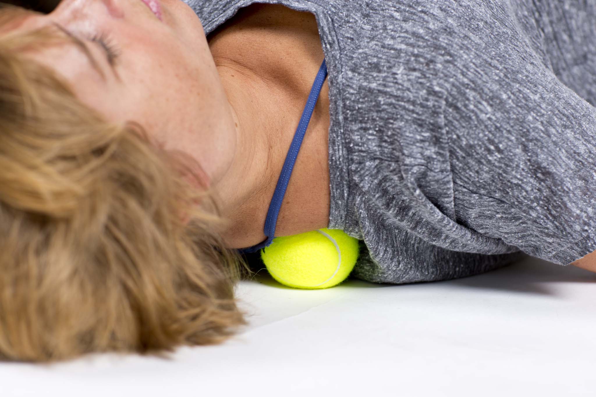 Self Massage For Shoulder Knots 1 Nick Proofs177